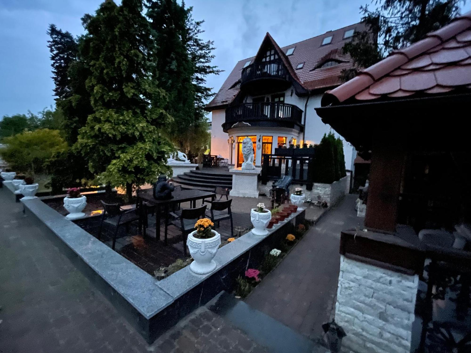 Dworek Oliwski Bed & Breakfast Gdańsk Exterior foto