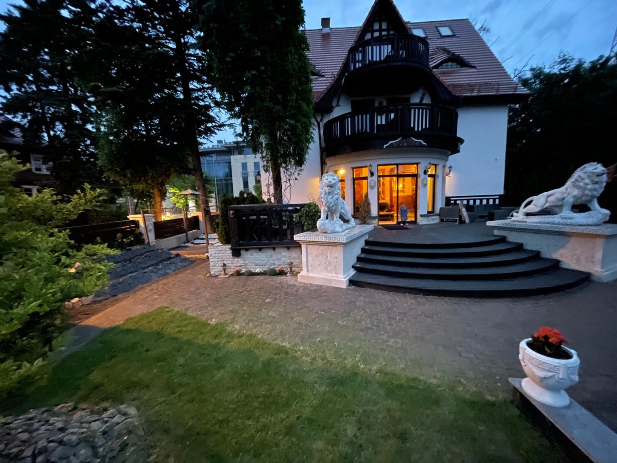 Dworek Oliwski Bed & Breakfast Gdańsk Exterior foto